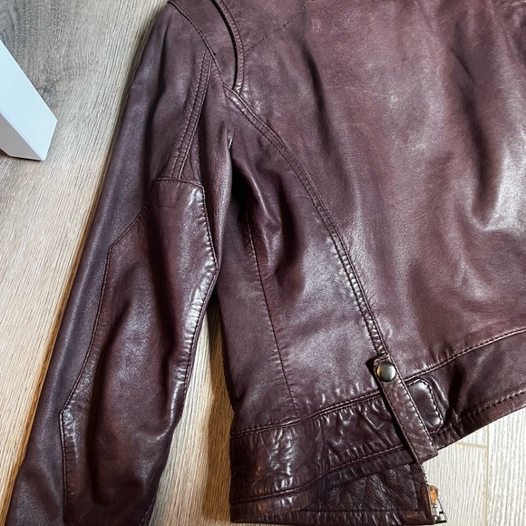 Danier leather jacket - Picture 3 of 7